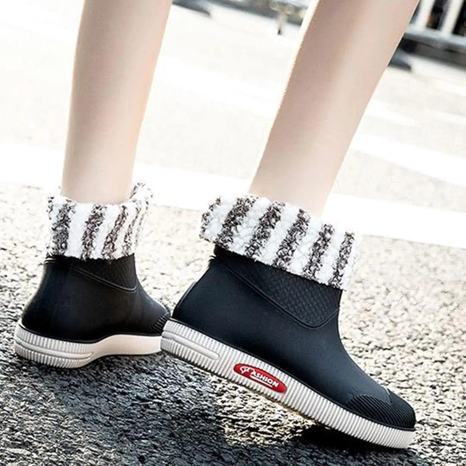 Ankle Boots for Women Winter Rainshoes Short Tube Plush Thermal Water Shoes Students Daily Shoes Warm Rain Boots