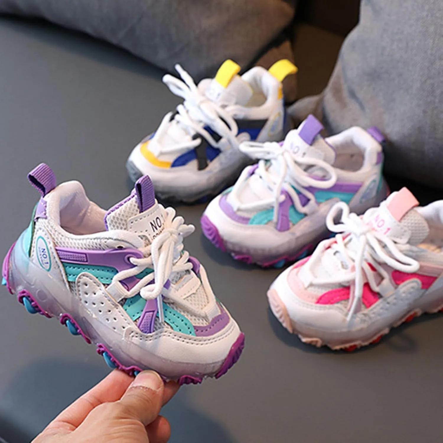 Baby Kids Led Shoes Lightweight Breathable Luminous Running Tennis Boys Girls Non Slip Family Party Sneakers