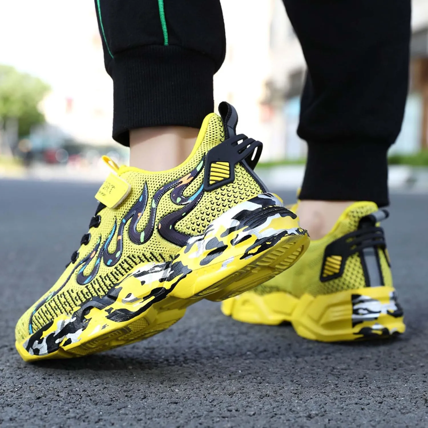 Boys Basketball Shoes Children's Fashion Sneakers Girls Basketball Shoes Indoor and Outdoor Training Running Shoes Breathable Tennis Shoes Students Outdoor Sports Badminton Shoes