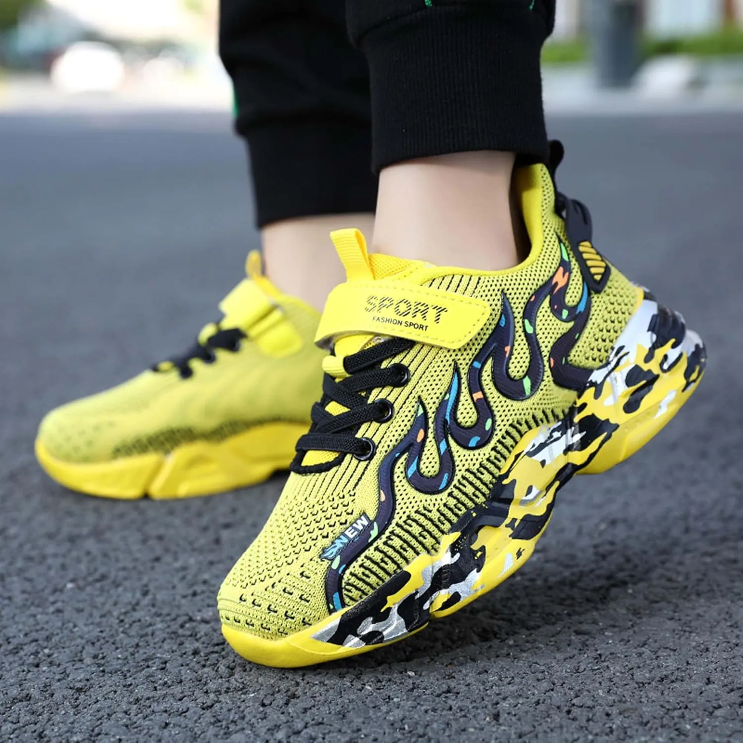 Boys Basketball Shoes Children's Fashion Sneakers Girls Basketball Shoes Indoor and Outdoor Training Running Shoes Breathable Tennis Shoes Students Outdoor Sports Badminton Shoes