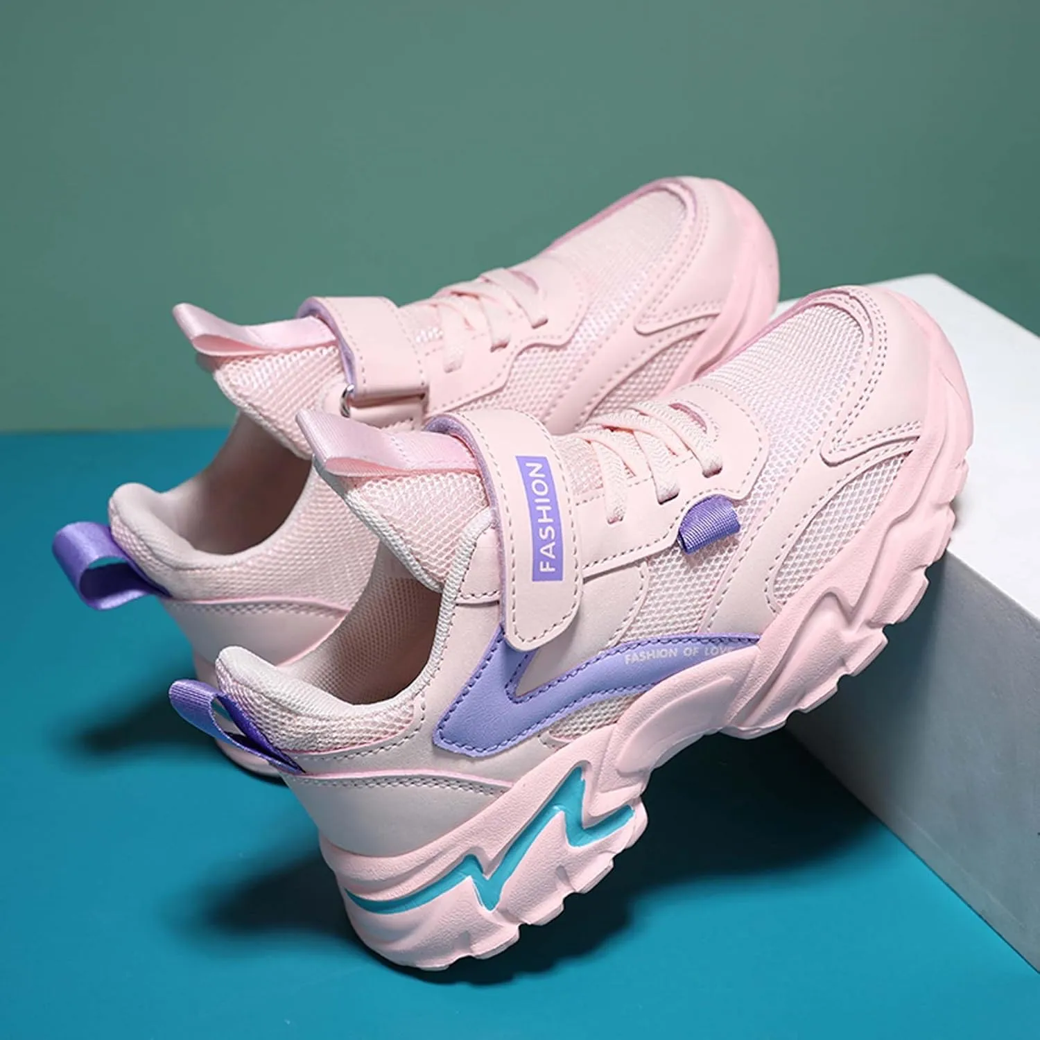 Boys Girls Basketball Shoes Breathable Sneakers Non-slip Training Running Shoes Comfortable Soft Bottom Sports Casual Tennis Badminton Shoes Outdoor Casual Walking Shoes