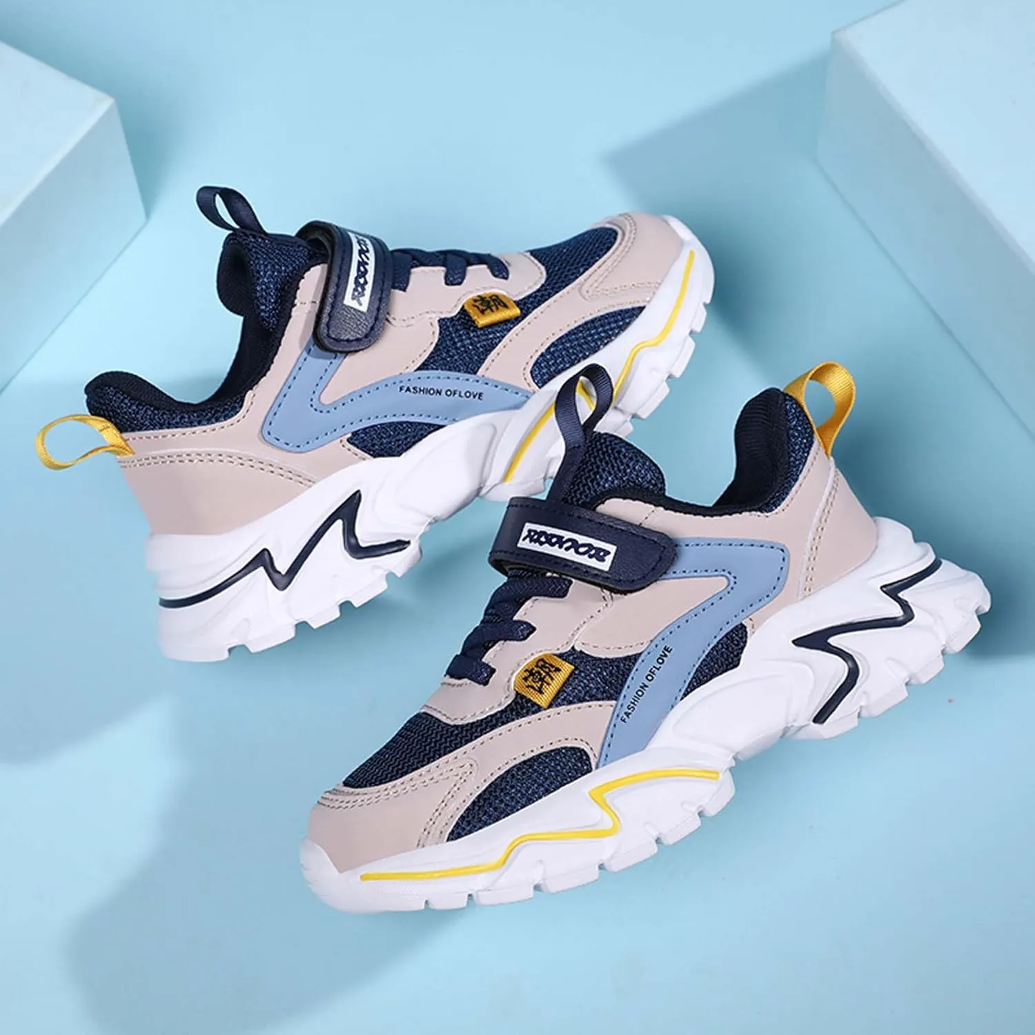 Boys Girls Basketball Shoes Breathable Sneakers Non-slip Training Running Shoes Comfortable Soft Bottom Sports Casual Tennis Badminton Shoes Outdoor Casual Walking Shoes