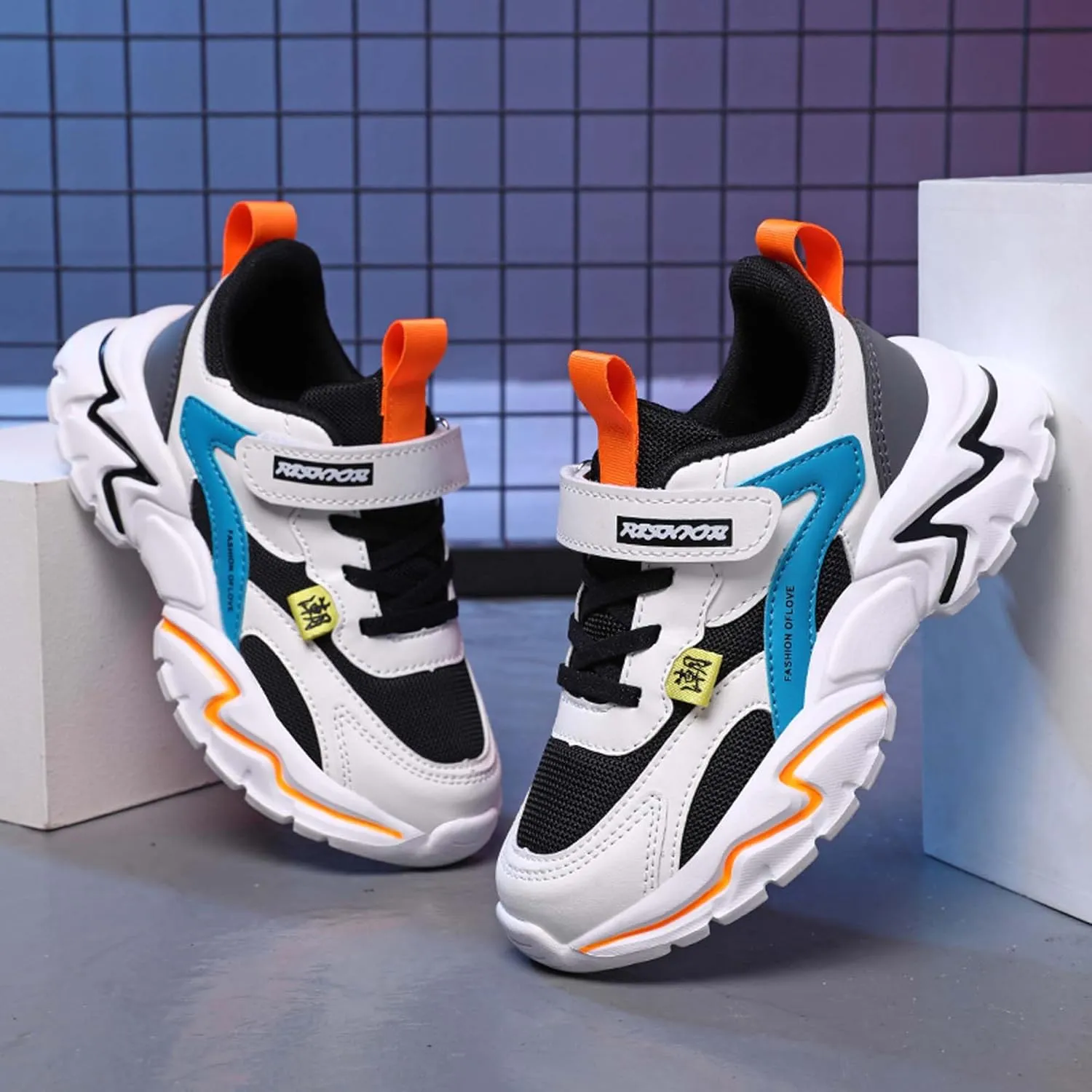 Boys Girls Basketball Shoes Breathable Sneakers Non-slip Training Running Shoes Comfortable Soft Bottom Sports Casual Tennis Badminton Shoes Outdoor Casual Walking Shoes