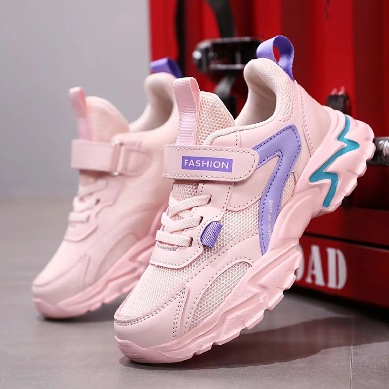 Boys Girls Basketball Shoes Breathable Sneakers Non-slip Training Running Shoes Comfortable Soft Bottom Sports Casual Tennis Badminton Shoes Outdoor Casual Walking Shoes