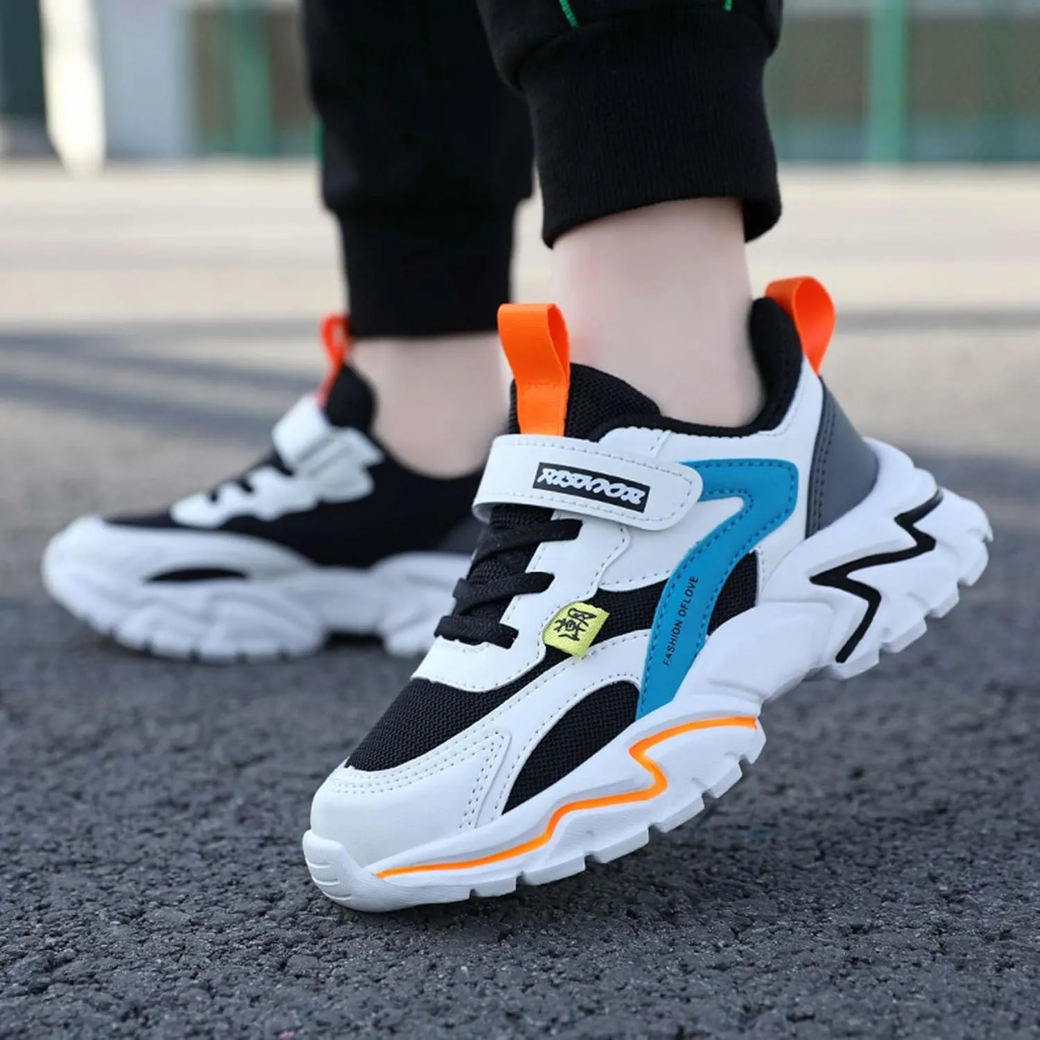 Boys Girls Basketball Shoes Breathable Sneakers Non-slip Training Running Shoes Comfortable Soft Bottom Sports Casual Tennis Badminton Shoes Outdoor Casual Walking Shoes
