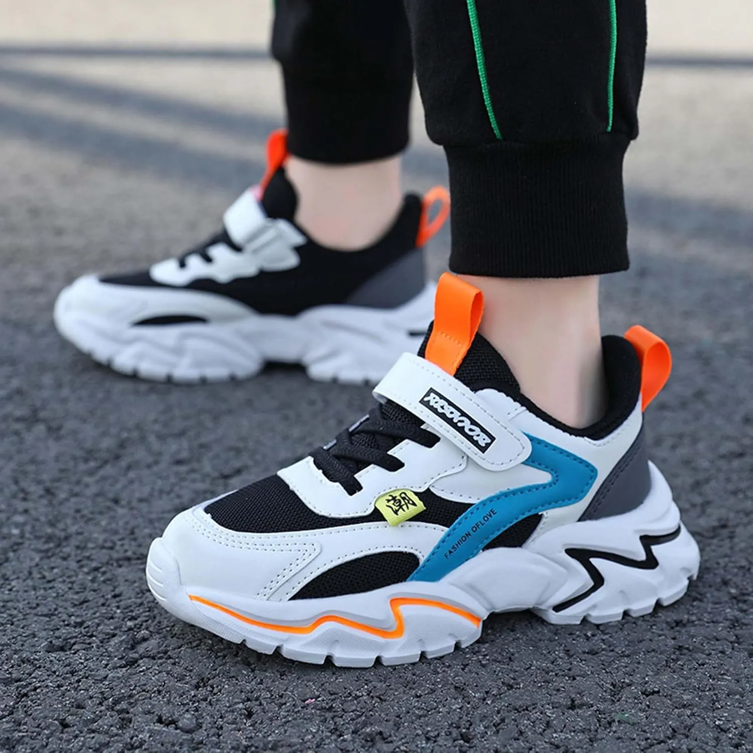 Boys Girls Basketball Shoes Breathable Sneakers Non-slip Training Running Shoes Comfortable Soft Bottom Sports Casual Tennis Badminton Shoes Outdoor Casual Walking Shoes