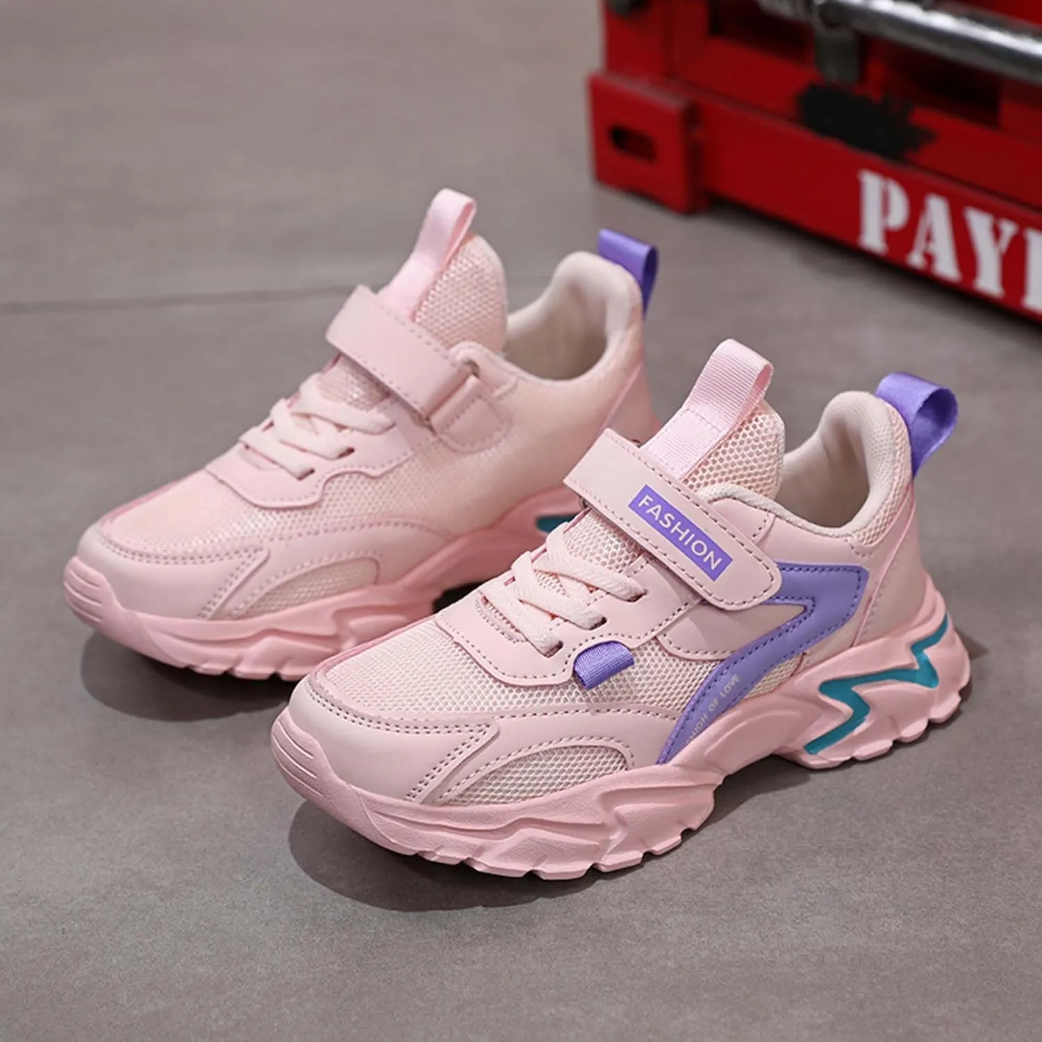 Boys Girls Basketball Shoes Breathable Sneakers Non-slip Training Running Shoes Comfortable Soft Bottom Sports Casual Tennis Badminton Shoes Outdoor Casual Walking Shoes