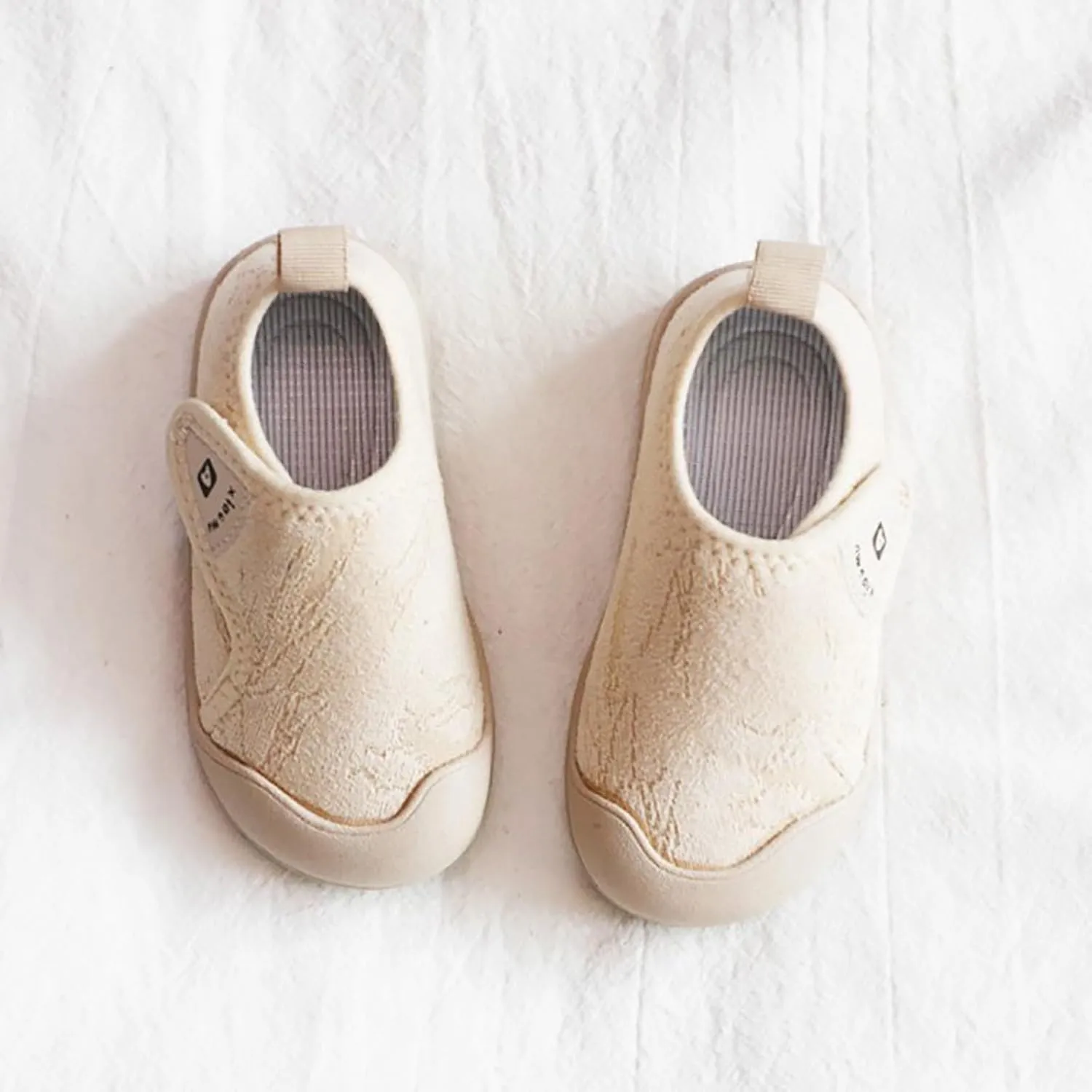 Boys Girls Sneakers Kids Tennis Running Shoes Lightweight Casual Walking Shoes Soft Soles Non Slip Warm Indoor Shoes