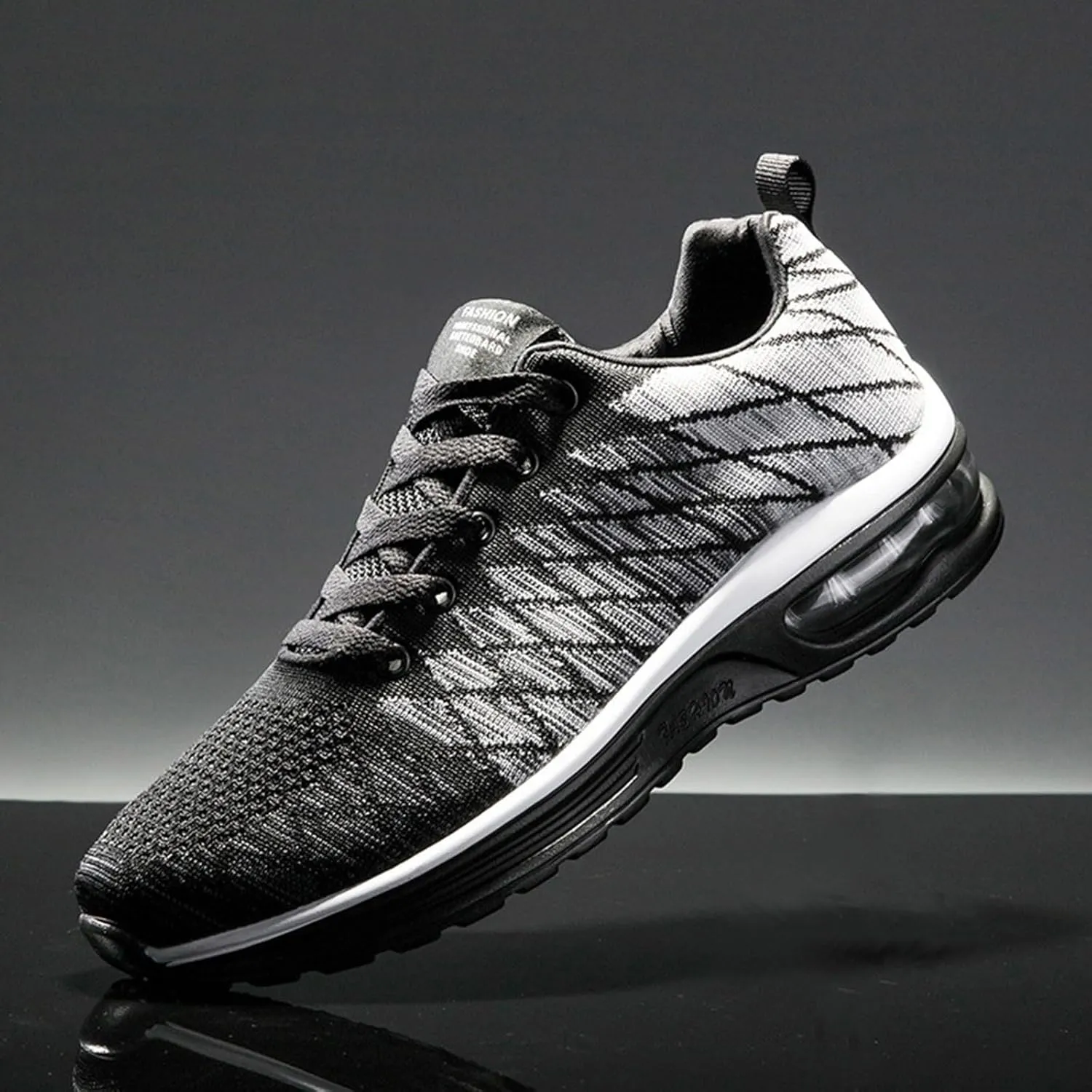 Boys' Low Top Mesh Breathable Outdoor Sports Shoes Running Shoes Walking Tennis Gym Workout Athletic Fashion Sneakers Non Slip Lightweight Comfortable