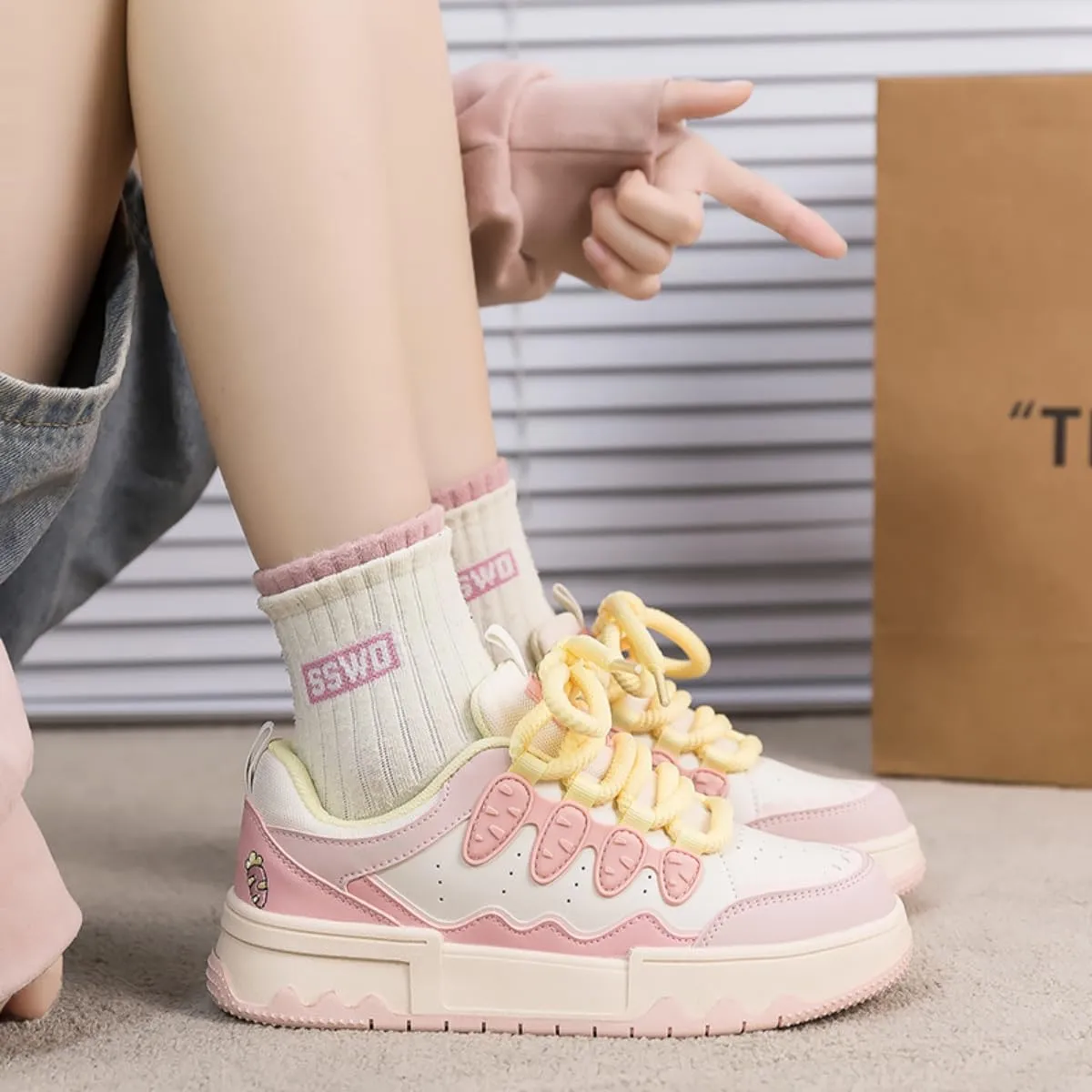 Carrot Chunky Platform Sneakers for Women Girl's Chic Cute Walking Skate Shoes Sport Casual Fashion Back to School