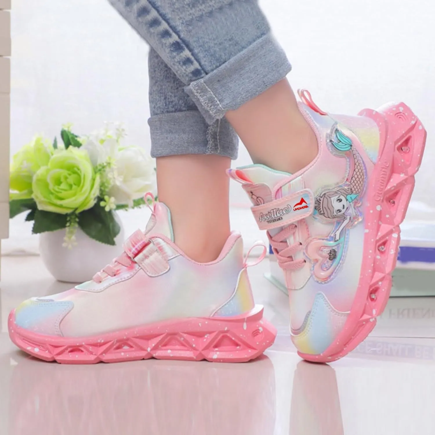 Girls Sneakers Toddler Sneakers Walking Shoes Boys Girls Light Up Tennis Shoes Lightweight Brethable Slip On Sneakers