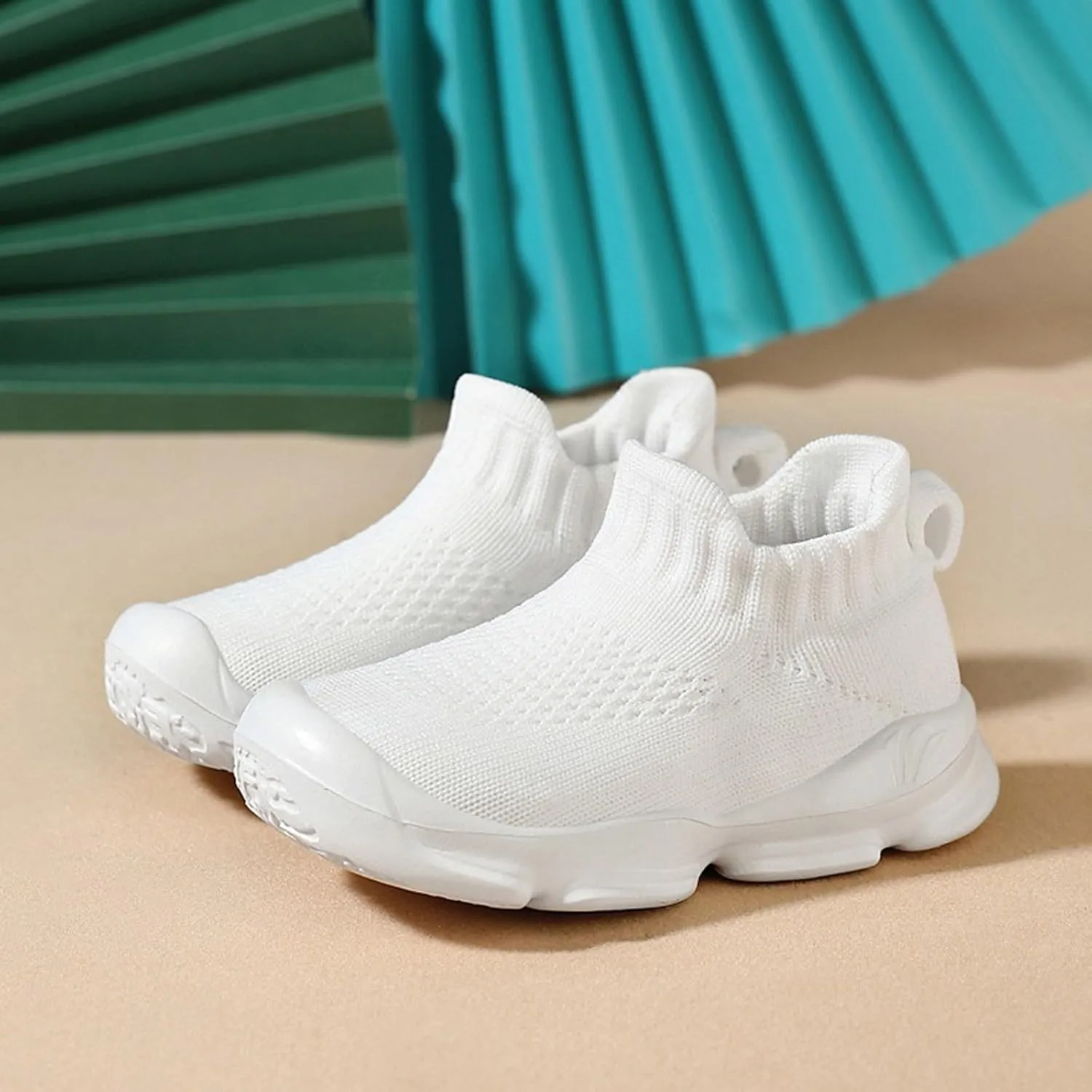 IWIHMIV Boys Tennis Shoes Boys Sneakers Comfortable Breathable Tennis Running Shoes Lightweight Casual Sneakers for Kids