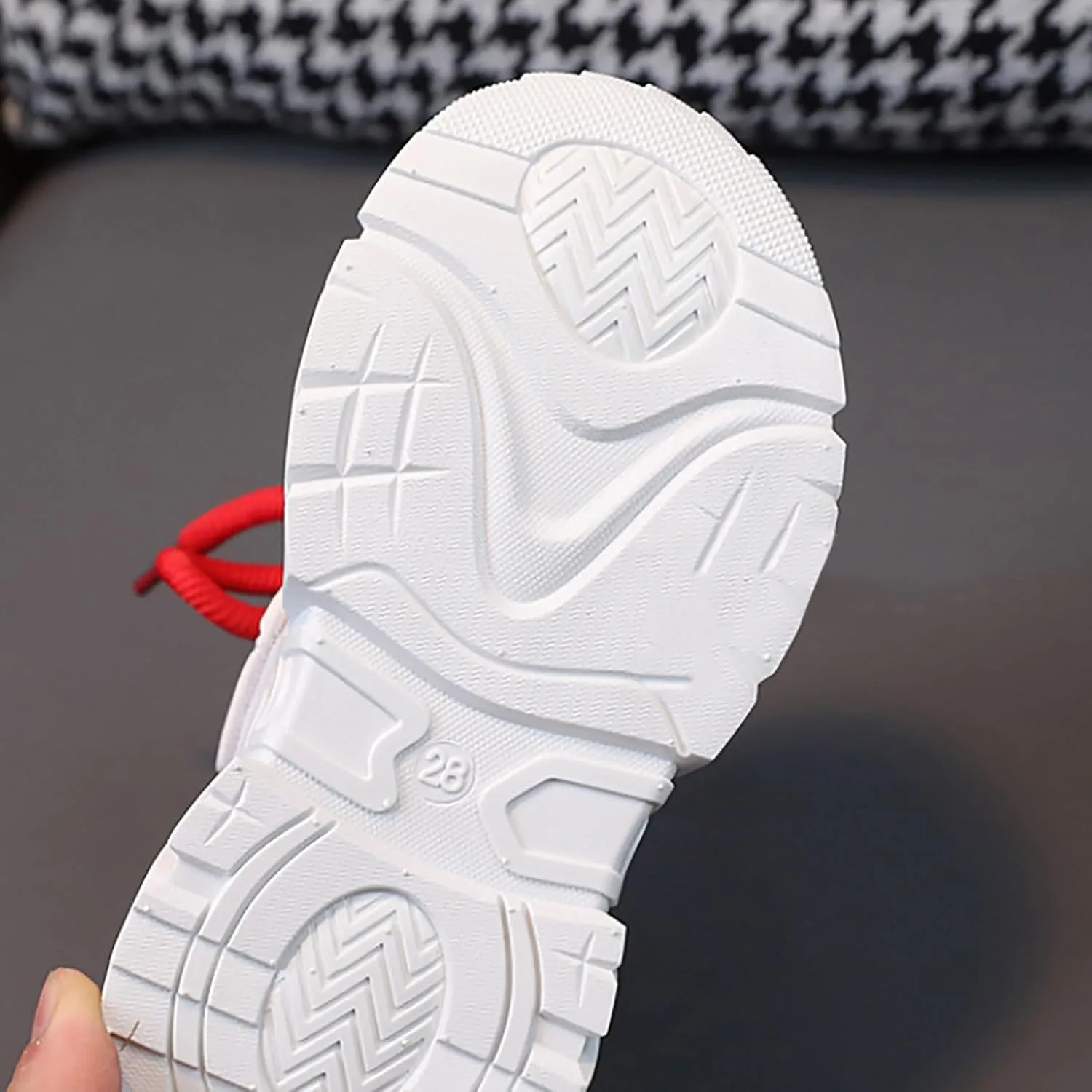 IWIHMIV Girls Sneakers Girls Tennis Shoes Kids Sneakers for Boys Girls Running Shoes Lightweight Breathable Sport Athletic Shoes