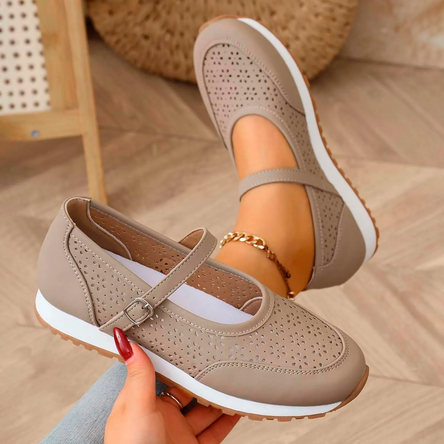 Leisure Women's Soft Sole Non Slip Flat Breathable Buckle Strap Lazy Shoes Womens Dressy Casual Shoes