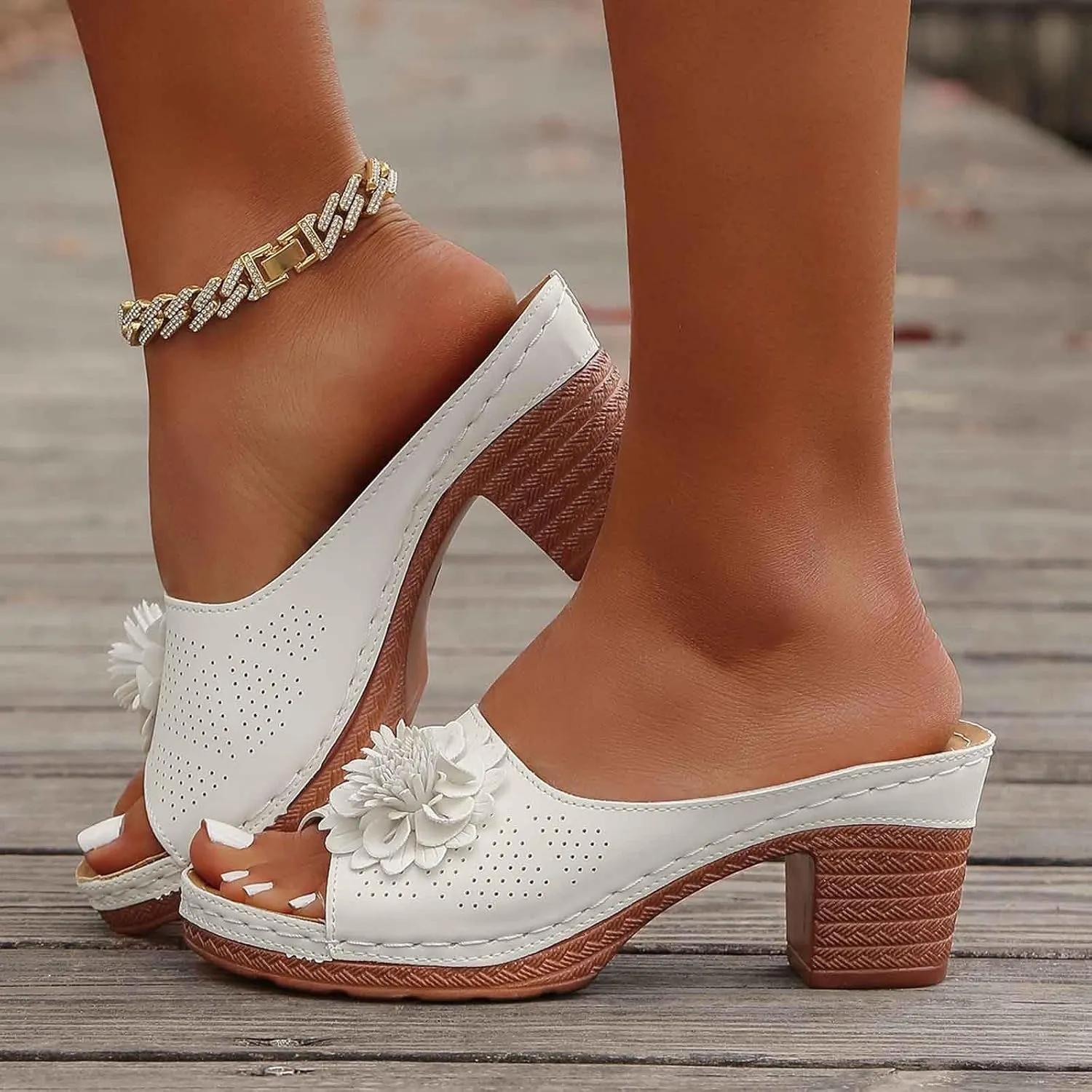 Trendy Women's Open Toe Slippers with Floral Detail 7cm Wedge Heel Comfortable Summer Sandals Ideal for Casual