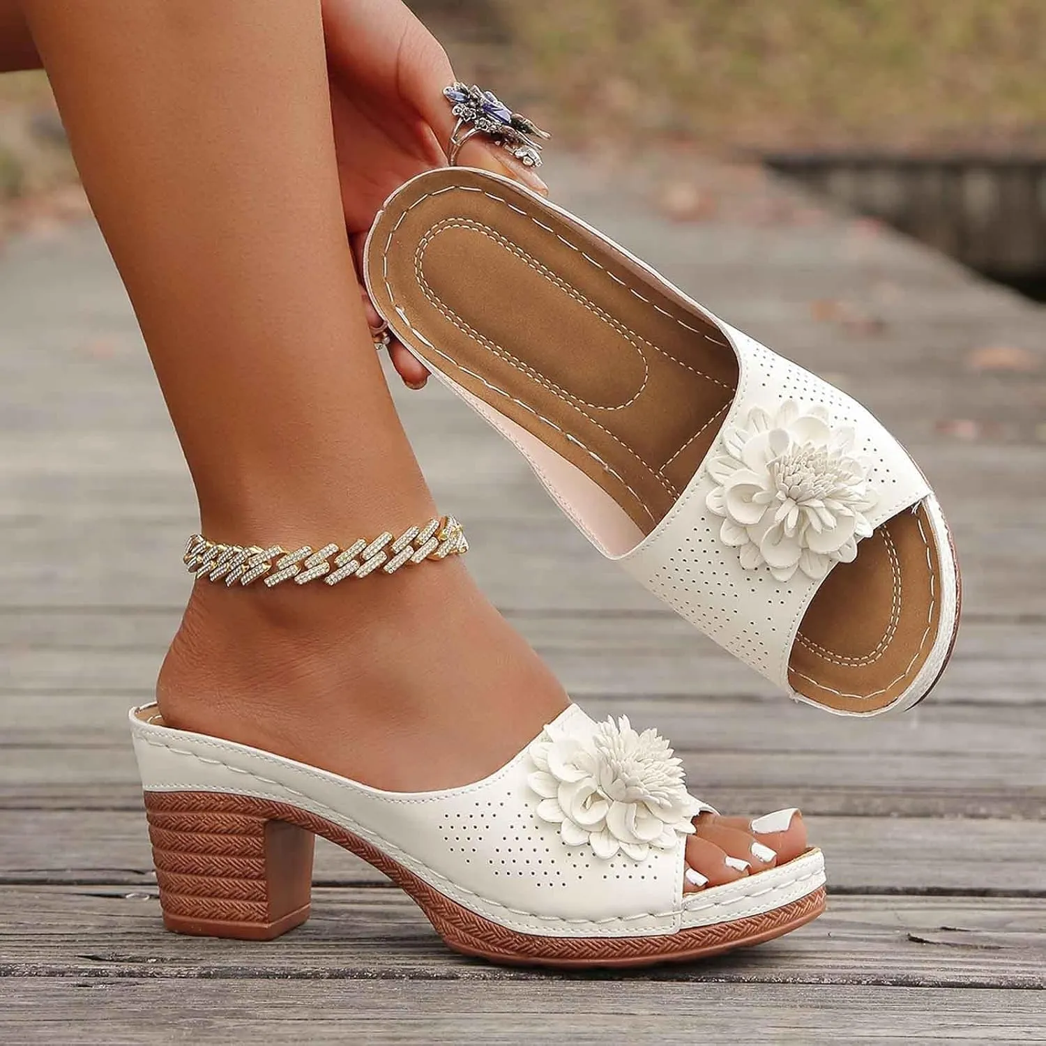 Trendy Women's Open Toe Slippers with Floral Detail 7cm Wedge Heel Comfortable Summer Sandals Ideal for Casual