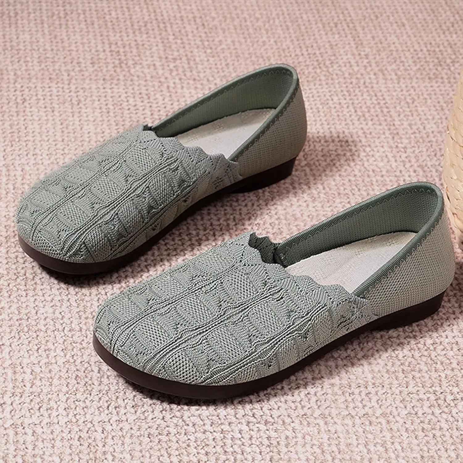 Women's Breathable Mesh Slip On Casual Shoes Comfortable Flat Walking Sneakers for Daily Wear Spring Summer Lightweight
