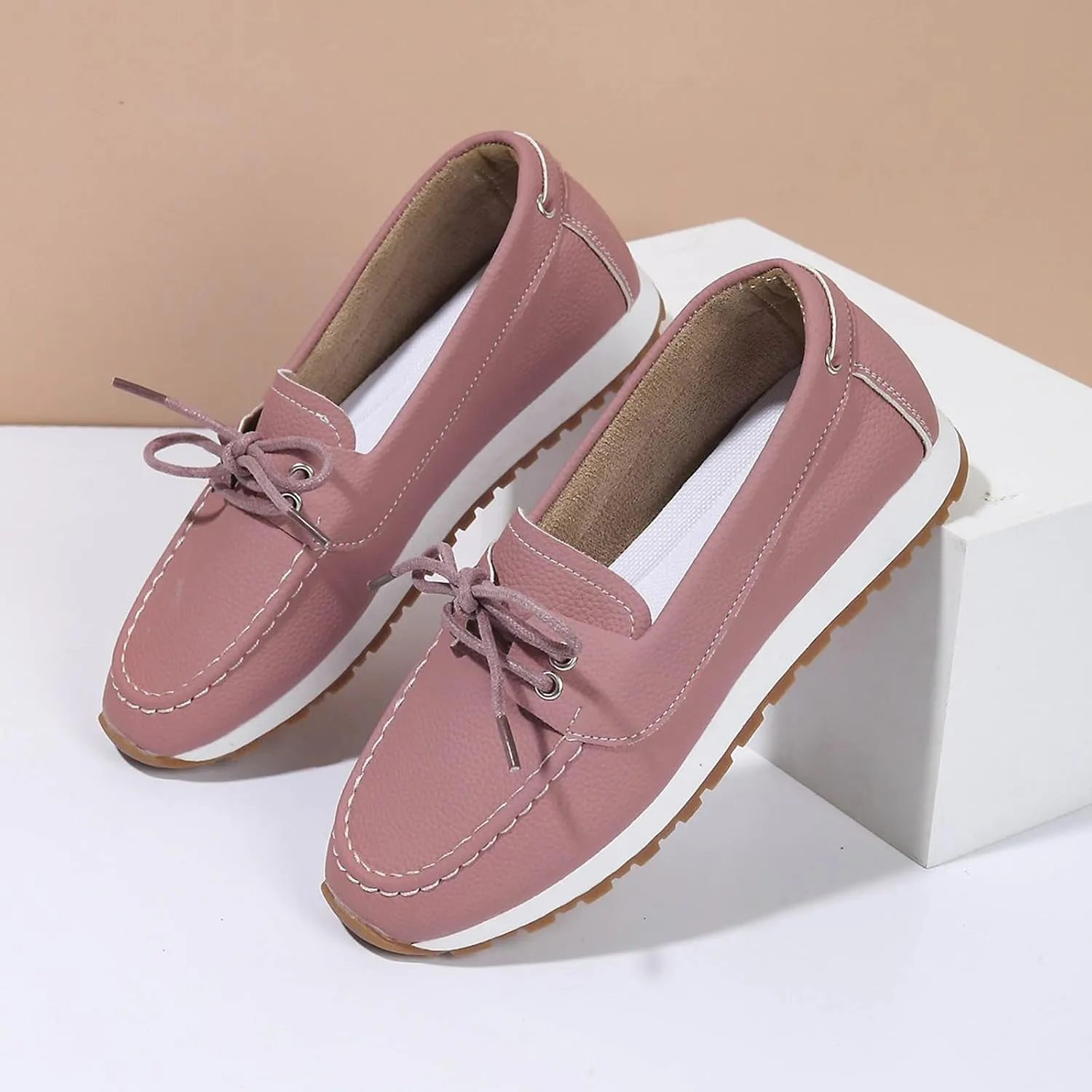 Women's Casual Shoes for Everyday Comfort Lace Up Design with Closed Toe Versatile Footwear for All Seasons Fashion Top