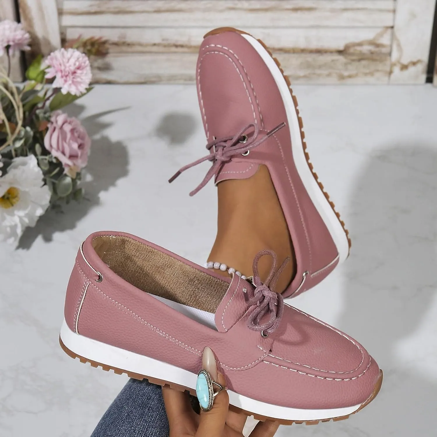 Women's Casual Shoes for Everyday Comfort Lace Up Design with Closed Toe Versatile Footwear for All Seasons Fashion Top