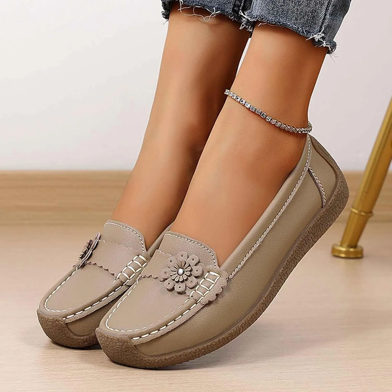 Women's Casual Slip-On Loafers Comfortable Arch Support Flat Sole Everyday Walking Shoes for Women Lightweight Breathable