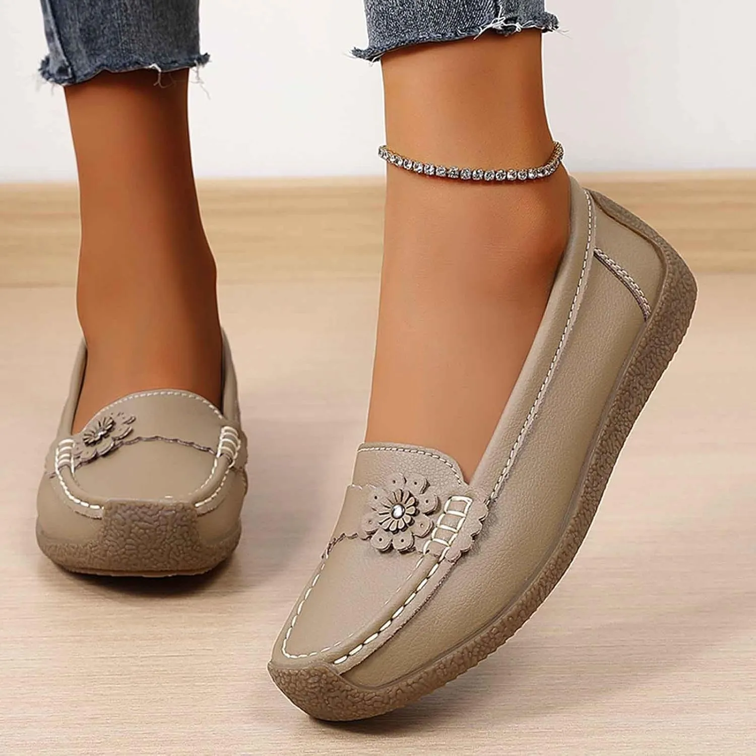 Women's Casual Slip-On Loafers Comfortable Arch Support Flat Sole Everyday Walking Shoes for Women Lightweight Breathable