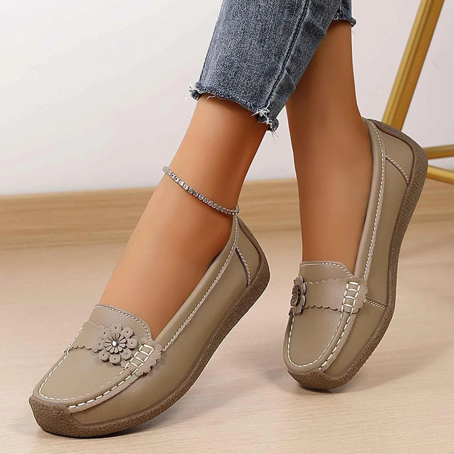 Women's Casual Slip-On Loafers Comfortable Arch Support Flat Sole Everyday Walking Shoes for Women Lightweight Breathable