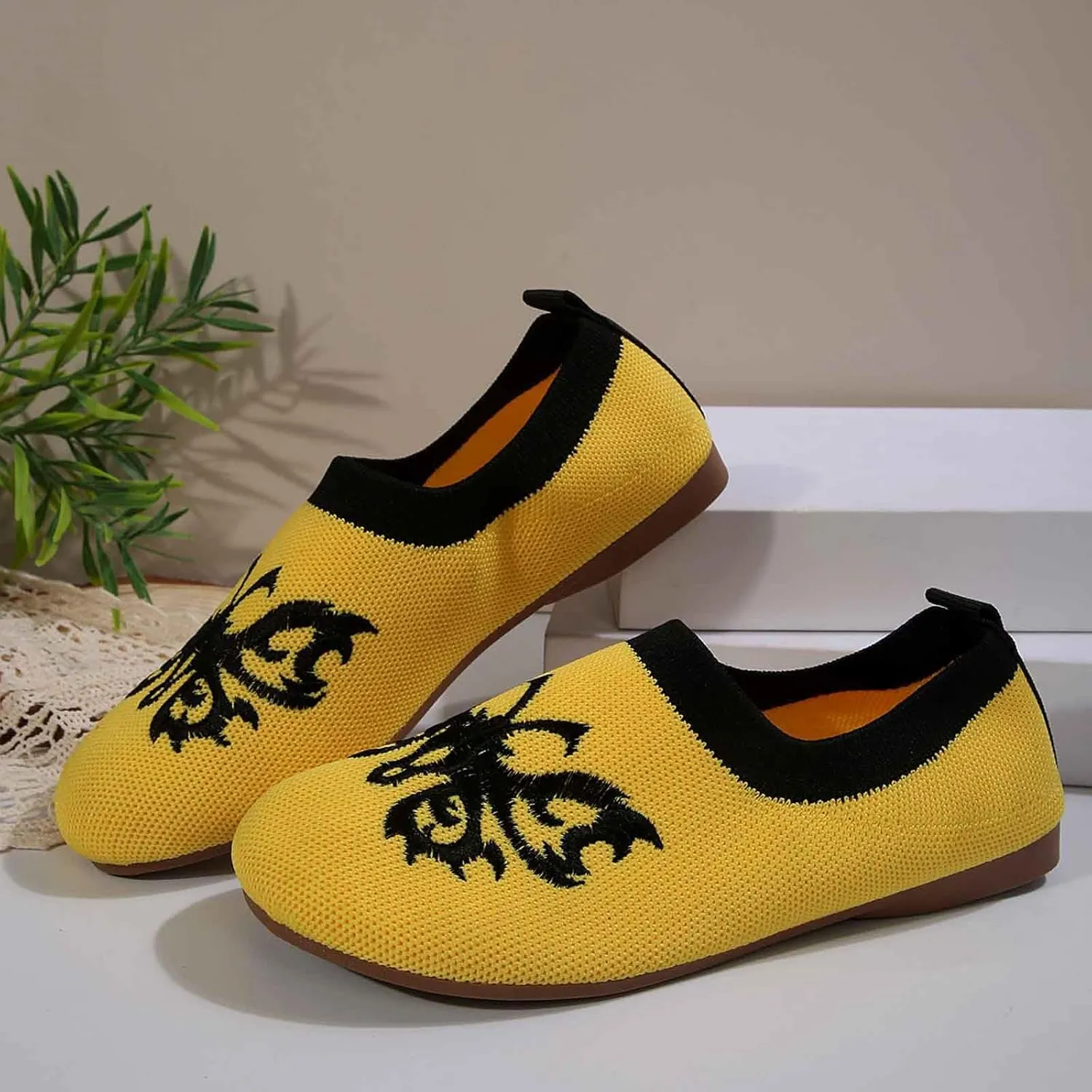 Women's Casual Slip On Shoes Breathable Comfortable Flat Loafers for Daily Wear Spring Summer Fall