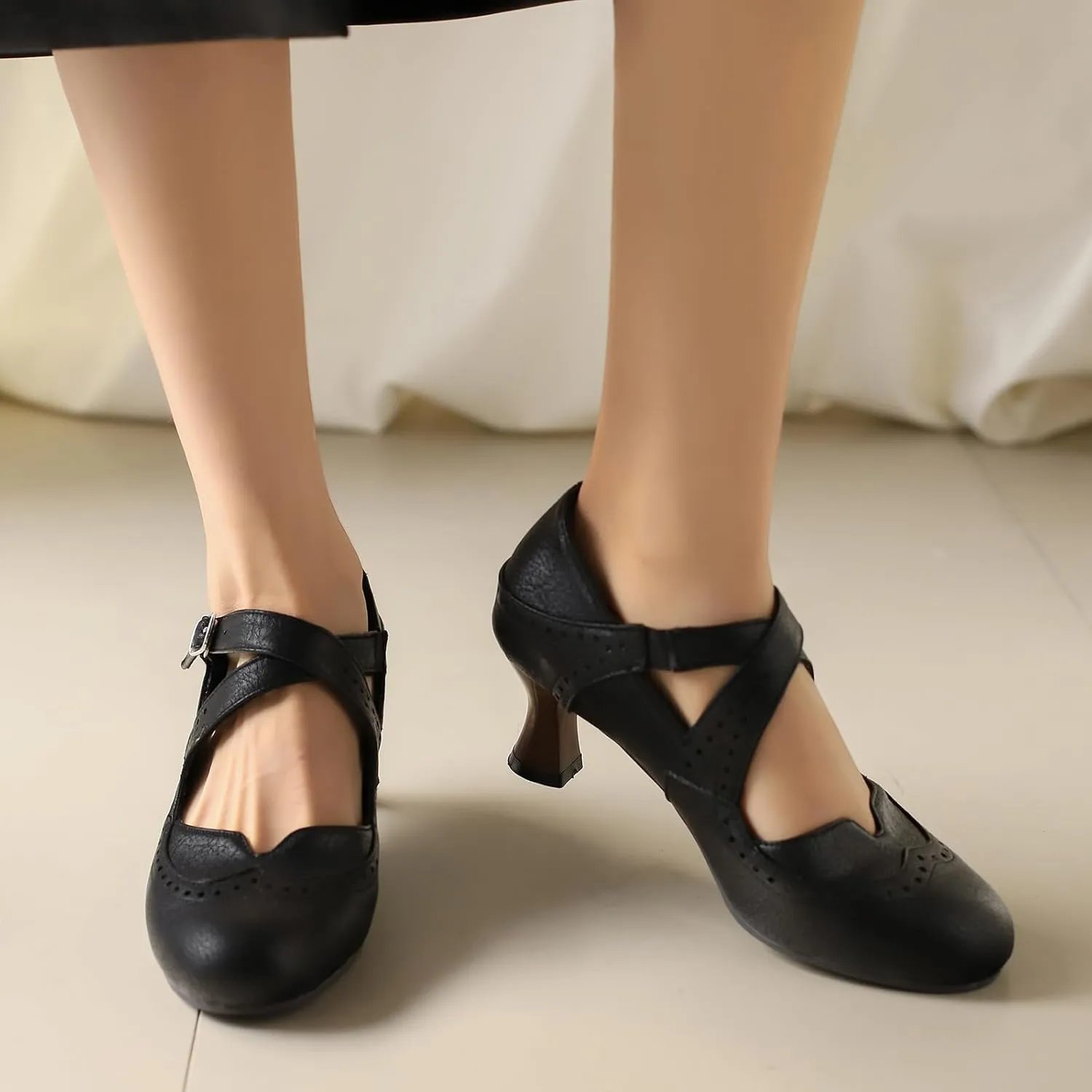 Women's Criss Cross Vintage Wingtip Oxfords Ankle Strap Cut Out Low Heel Brogue for Women