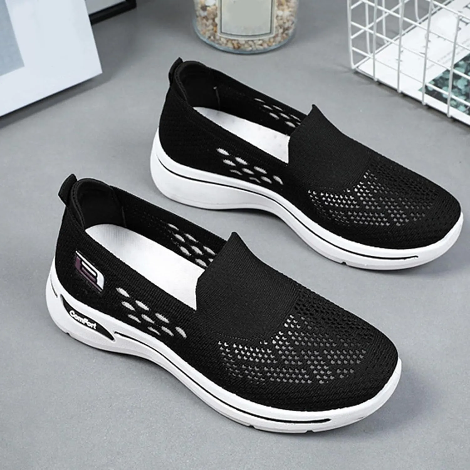 Women's Slip-On Walking Shoes Casual Lightweight Hollow Out Shoes Comfortable Athletic Running Sneaker Breathable Mesh Trainers Travel Work Driving Sneakers