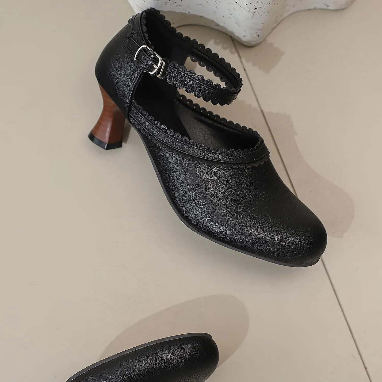 Women's Vintage Wingtip Oxfords Ankle Strap Cut Out Low Heel Brogue for Women